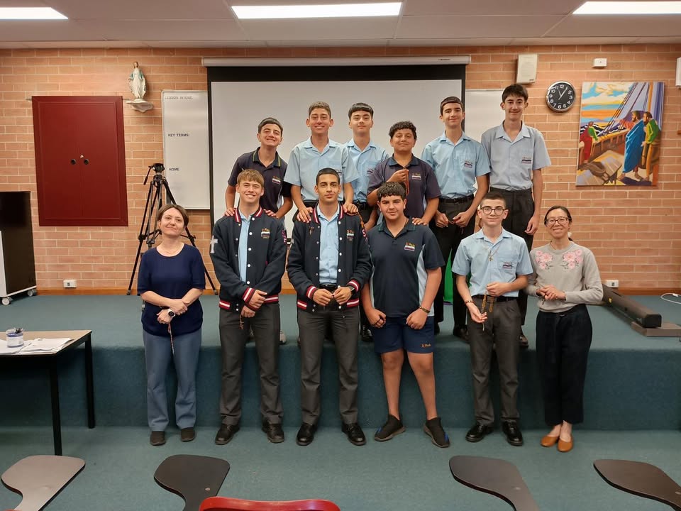 540366774756836_1401082125351959-1